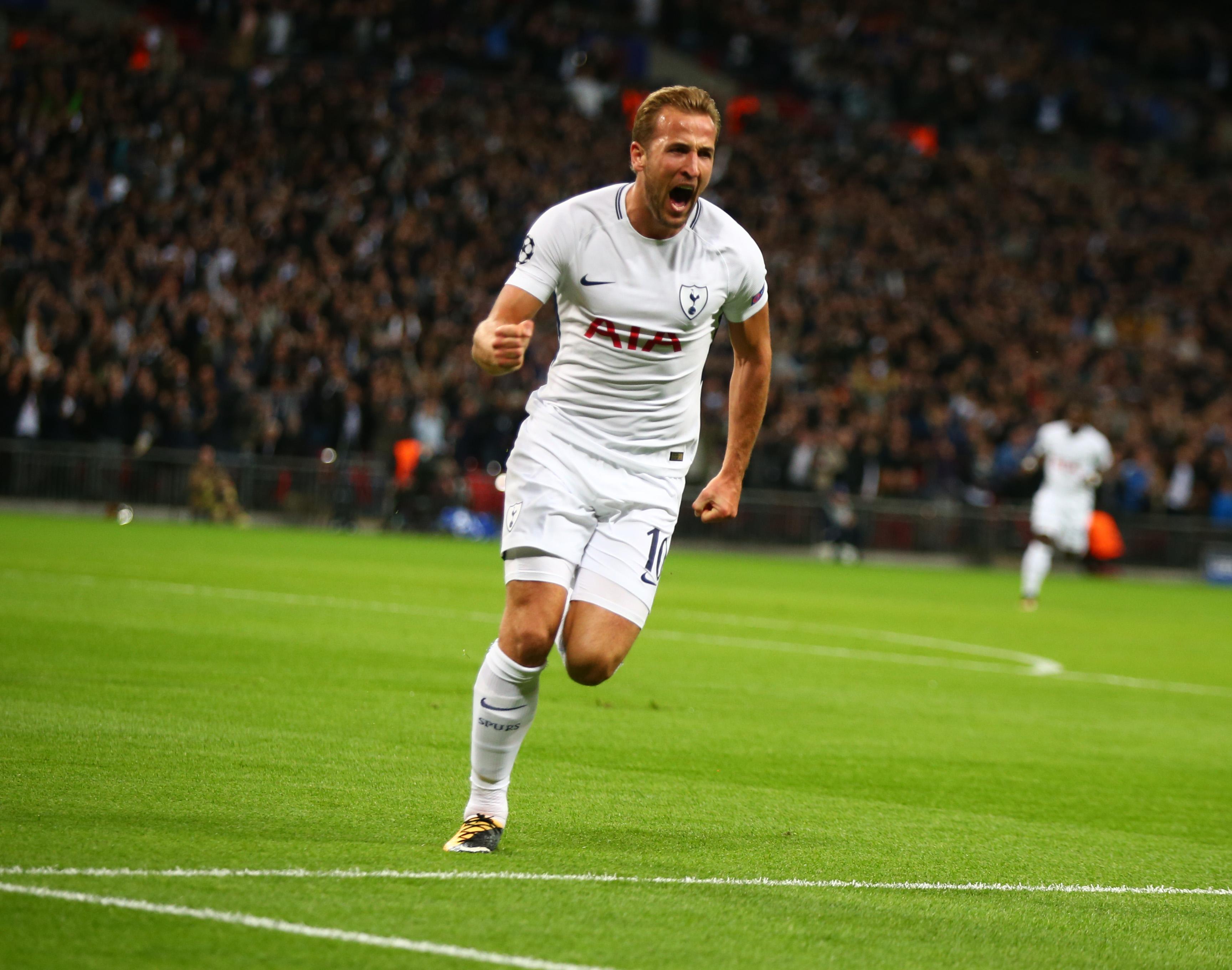 为什么棒球比赛中的裁判会在每一局结束后检查投手的双手